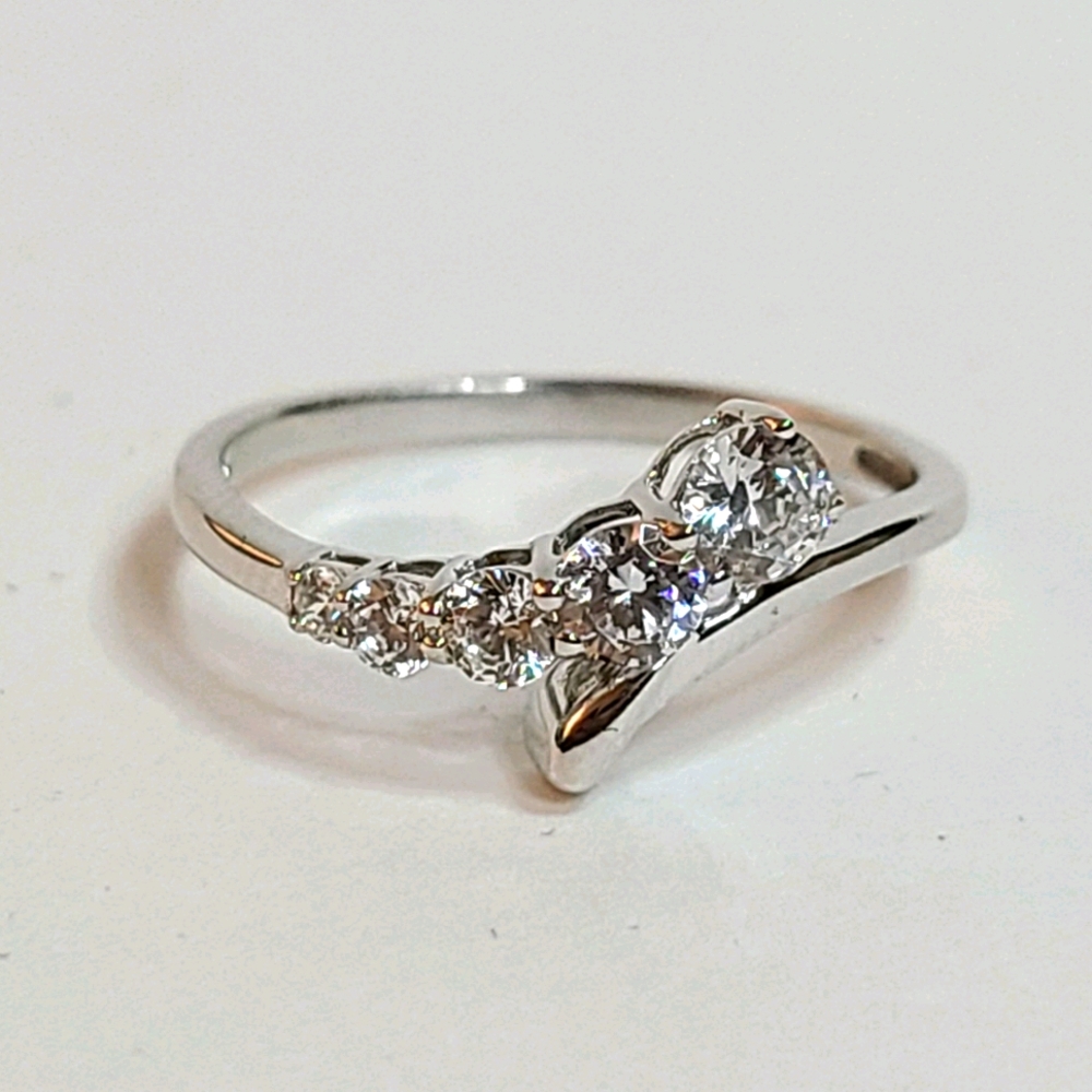 925 Sterling Silver Cubic Zirconia Ring